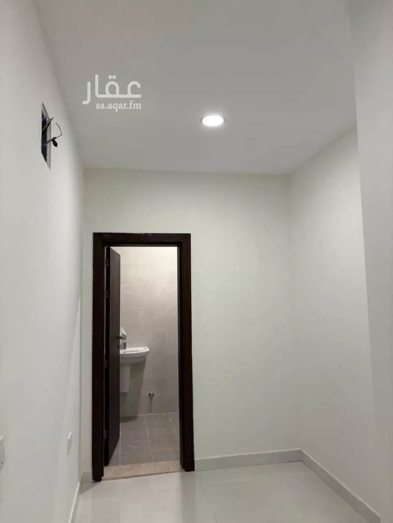 فيلا 4 غرف في الجنادرية 25