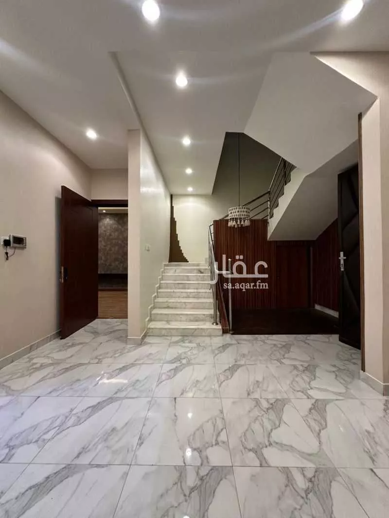 فيلا 5 غرف في النخيل 11