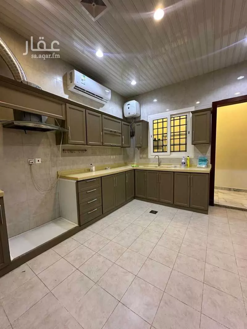 فيلا 5 غرف في النخيل 15