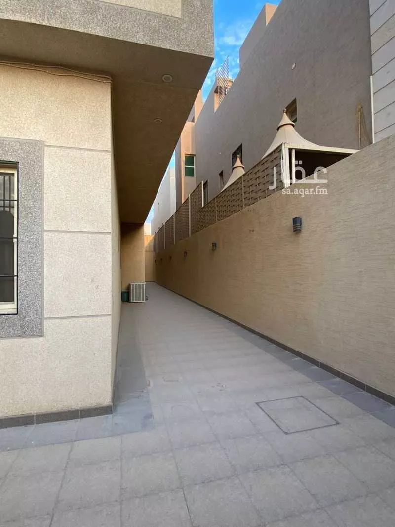 5 bedroom villa in Al Malqa 8