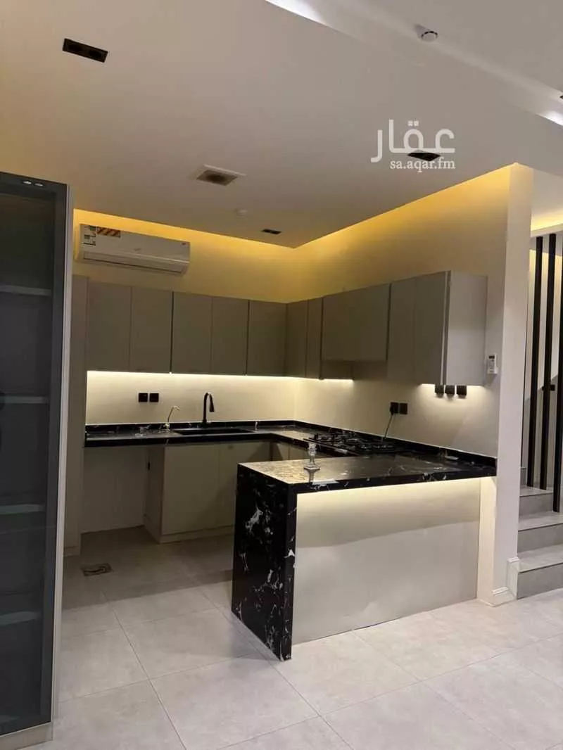 فيلا 4 غرف في العارض 11