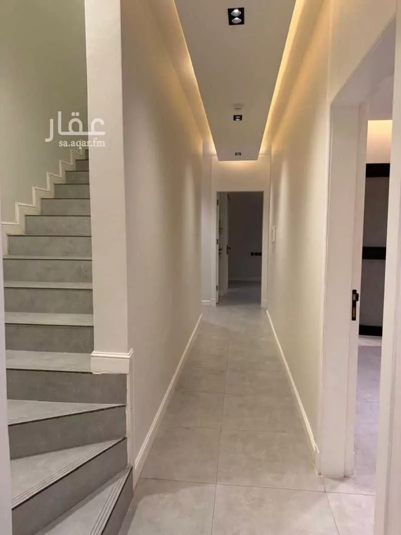 فيلا 4 غرف في العارض 12