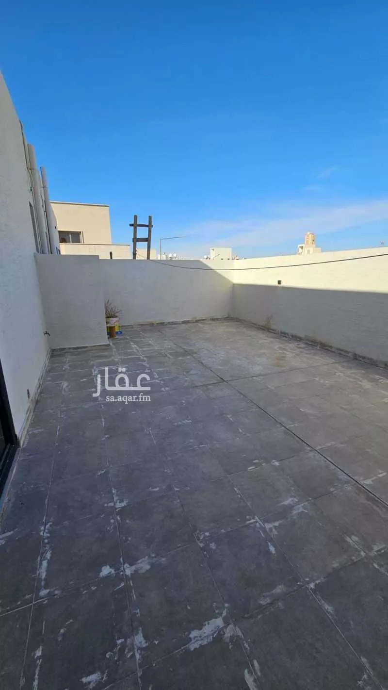 5 bedroom villa in Al Malqa 2