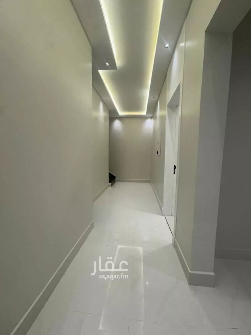 4 bedroom villa in Al Janadriyah 13