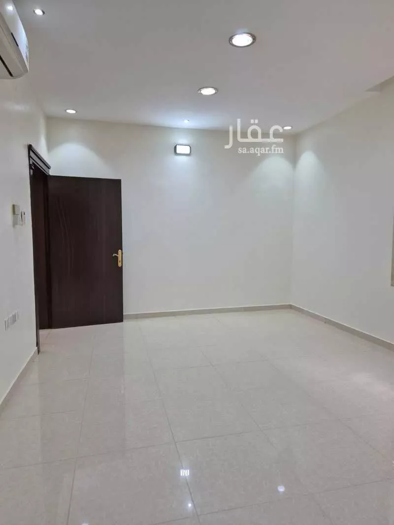 9 bedroom villa in Ishbiliyah, Riyadh 17