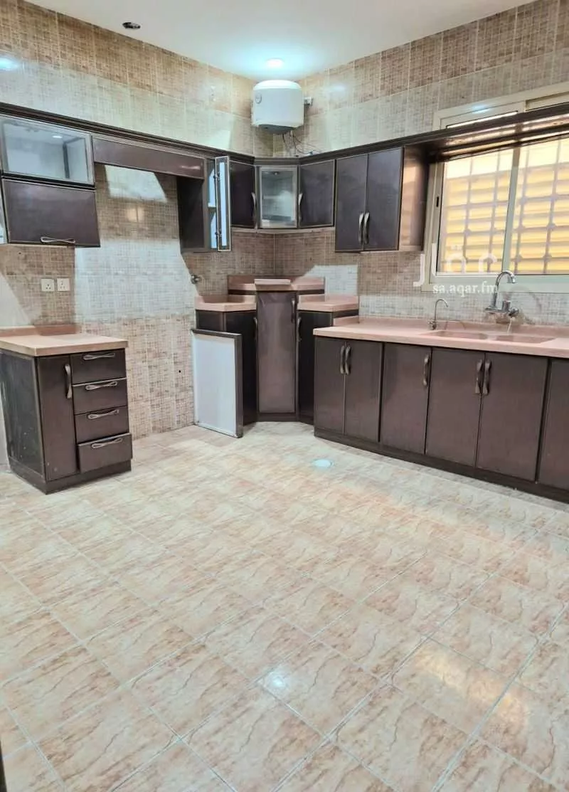 9 bedroom villa in Ishbiliyah, Riyadh 6