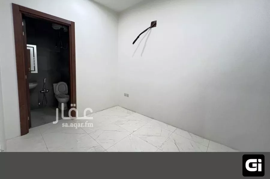 فيلا 5 غرف في العارض 13