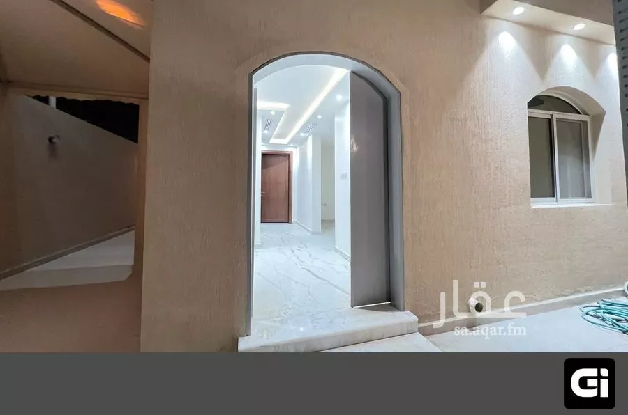 فيلا 5 غرف في العارض 15