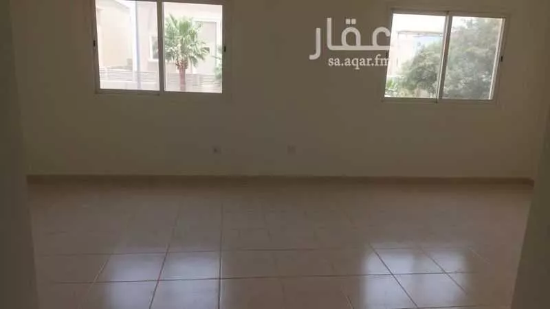 فيلا 4 غرف في الملك عبدالعزيز 7