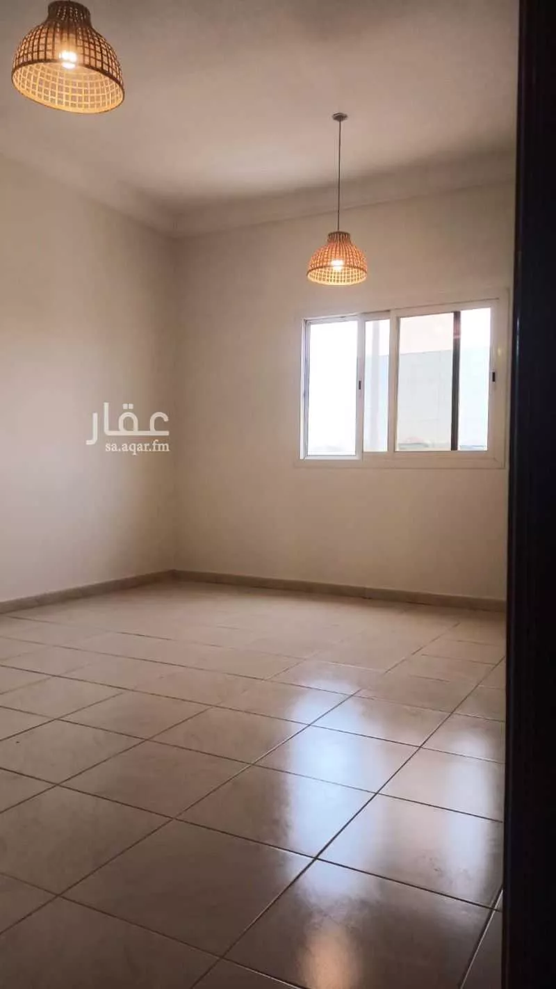فيلا 4 غرف في الملك عبدالعزيز 9
