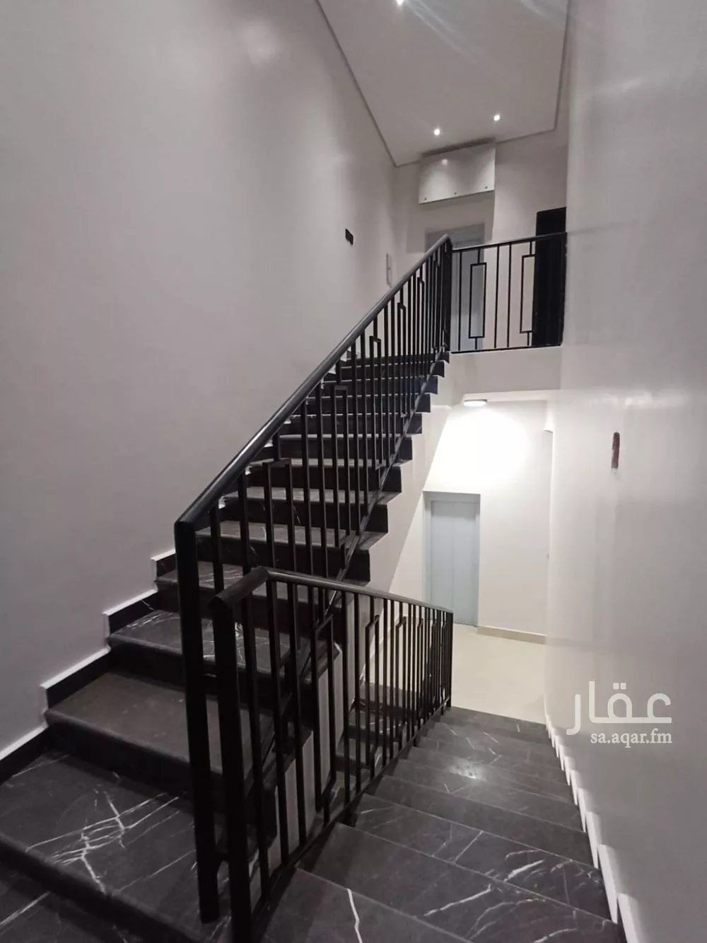 شقة 4 غرف في الرمال 6