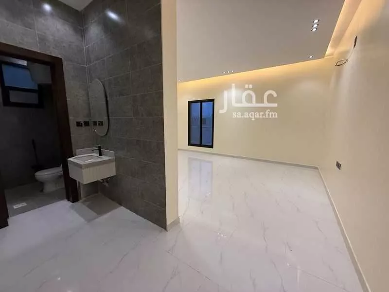 5 bedroom villa in Al Janadriyah 2