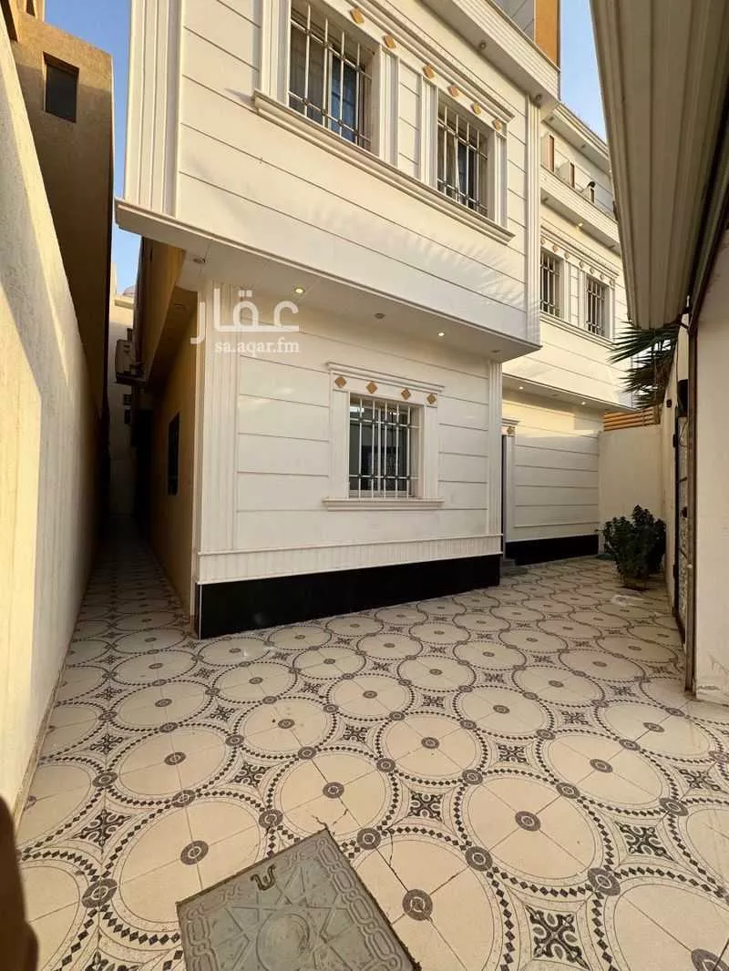 فيلا 6 غرف في الرمال 7