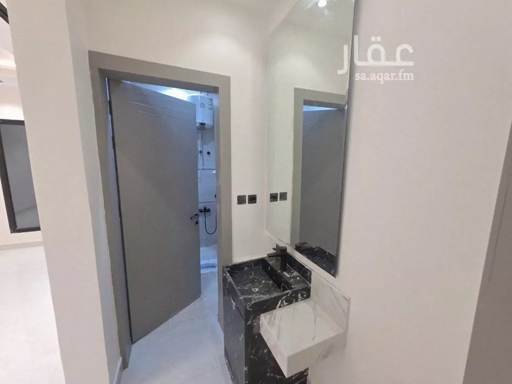 دور 5 غرف في طيبة 12