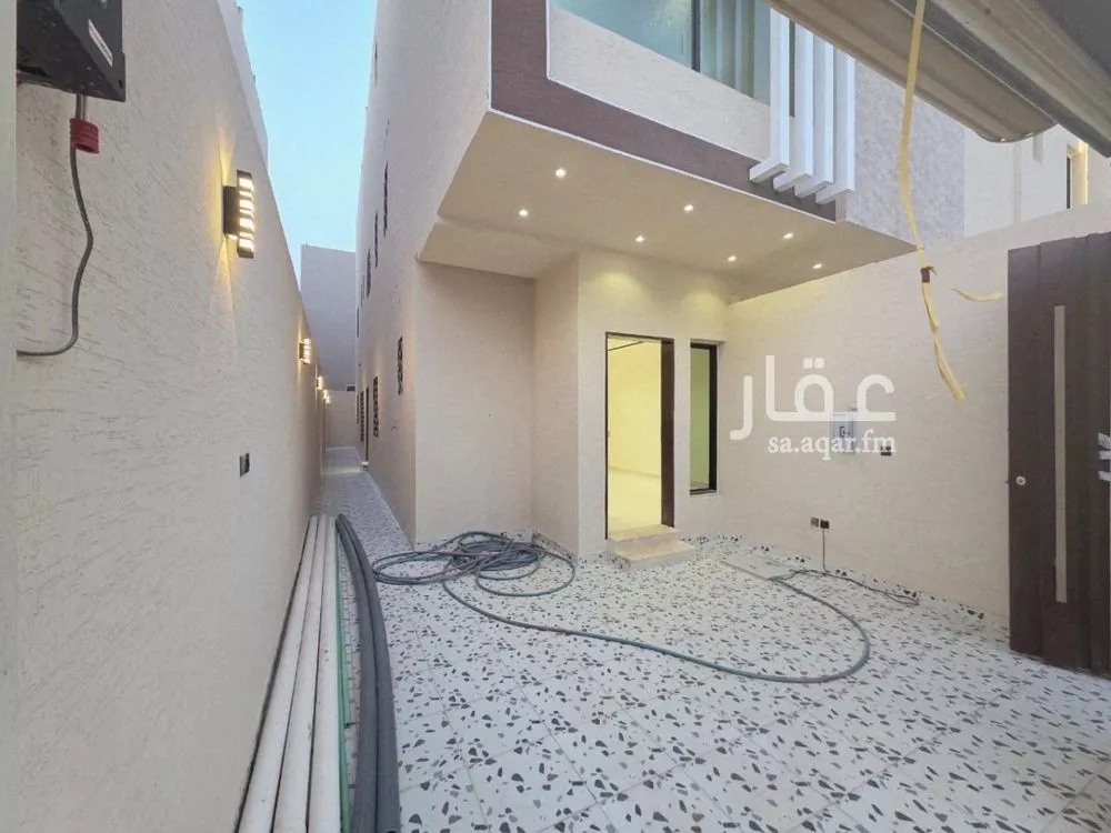 دور 5 غرف في طيبة 8