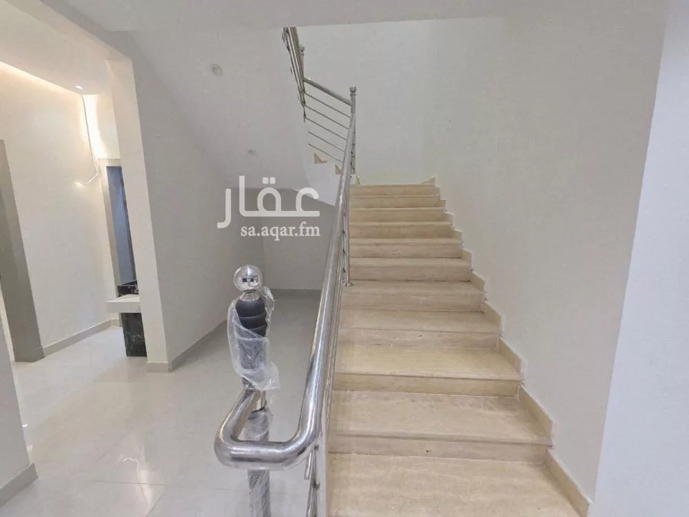 دور 5 غرف في طيبة 10