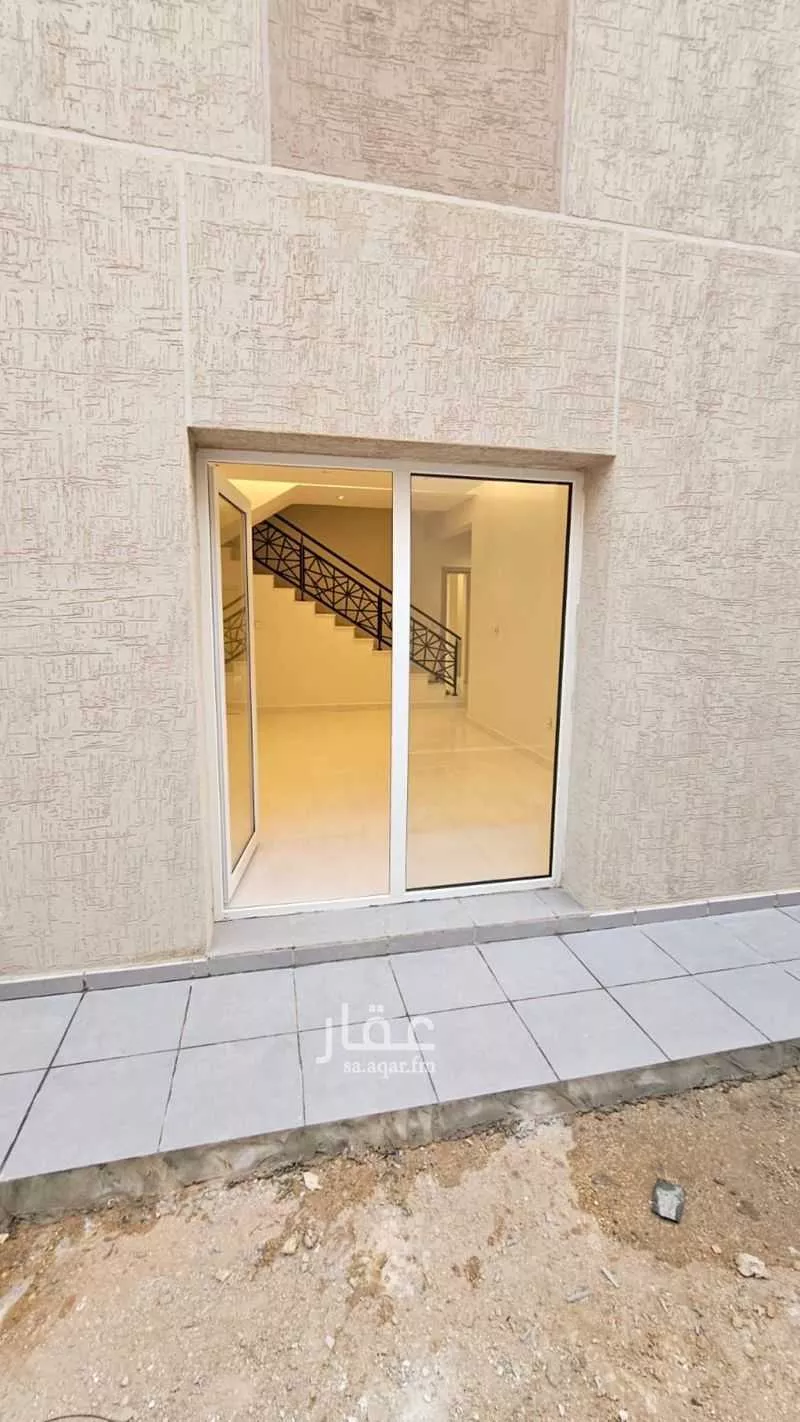 فيلا 5 غرف في العارض 4