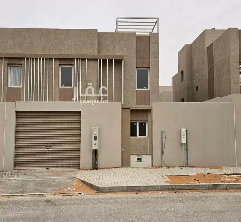 فيلا 5 غرف في العارض 6