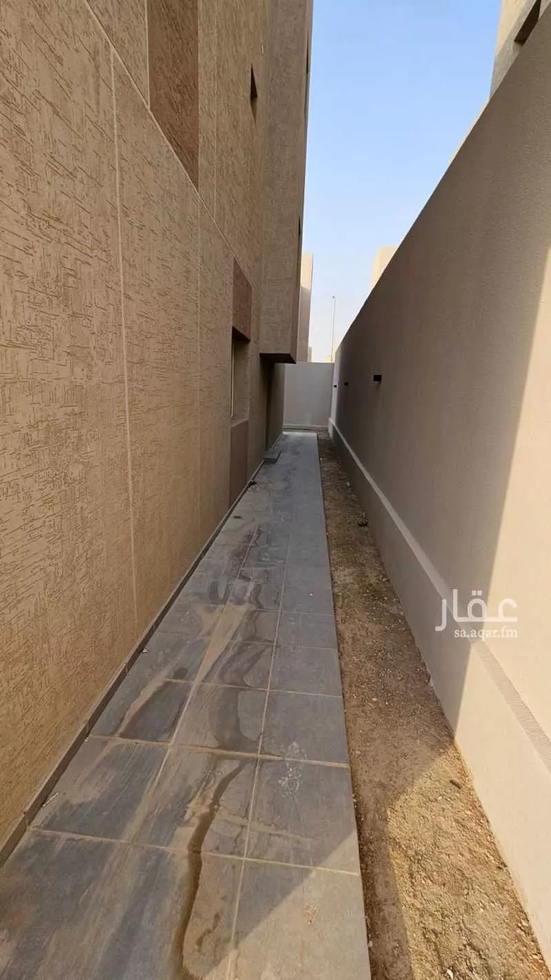 فيلا 5 غرف في العارض 9