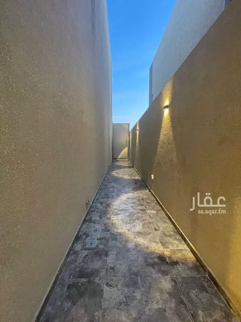 فيلا 4 غرف في الجنادرية 9