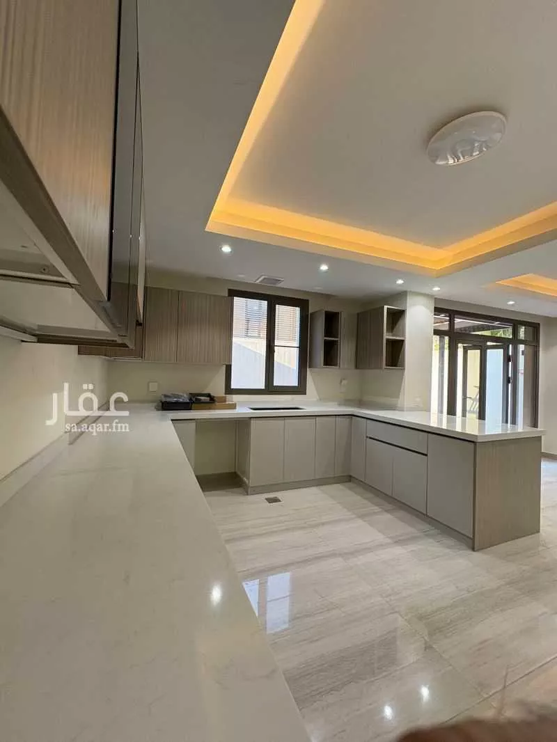 5 bedroom villa in Al Rimal 10