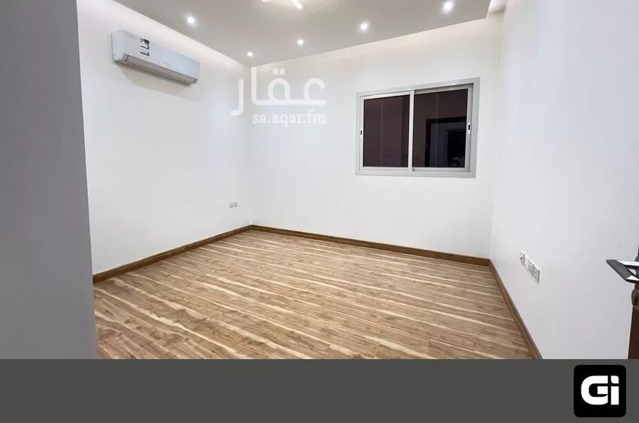 فيلا 5 غرف في العارض 12