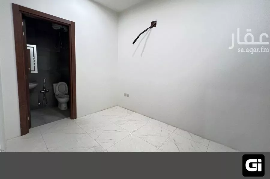 فيلا 5 غرف في العارض 15