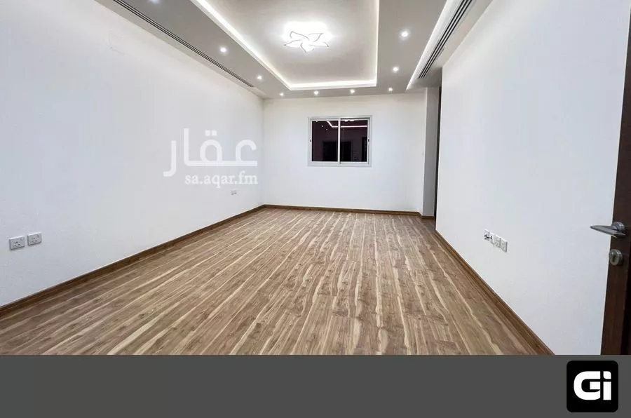 فيلا 5 غرف في العارض 17