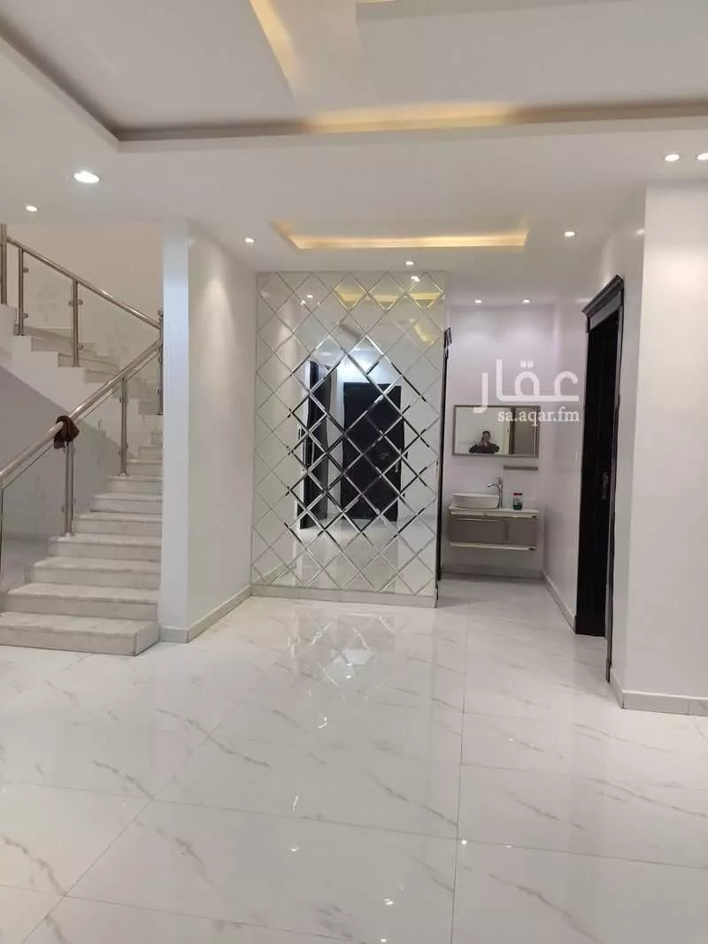 8 bedroom villa in Al Mahdiyyah 2