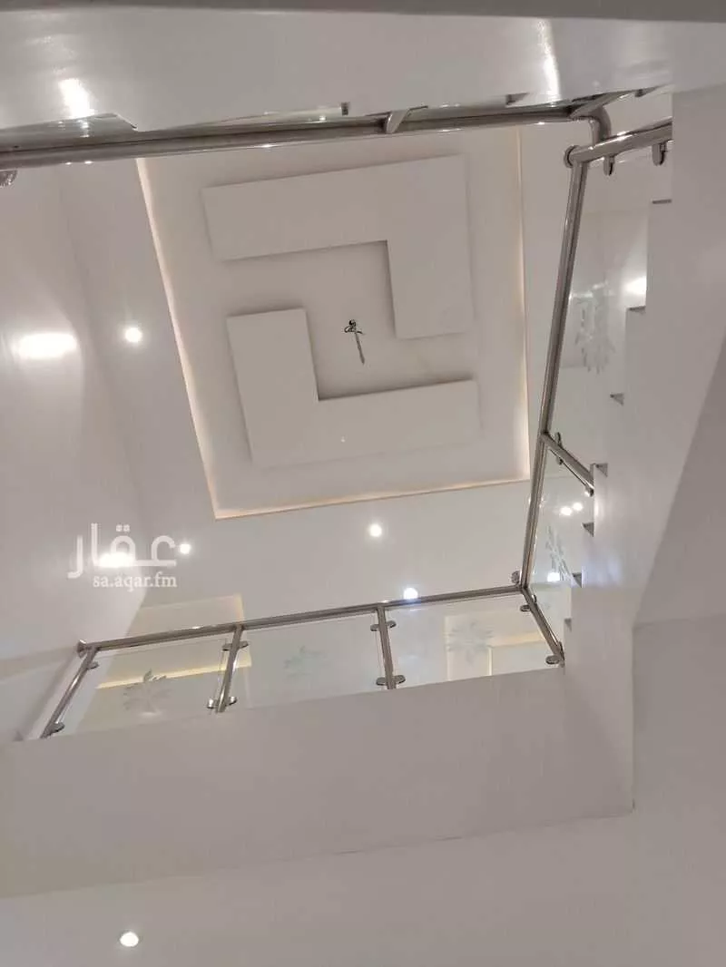 8 bedroom villa in Al Mahdiyyah 9