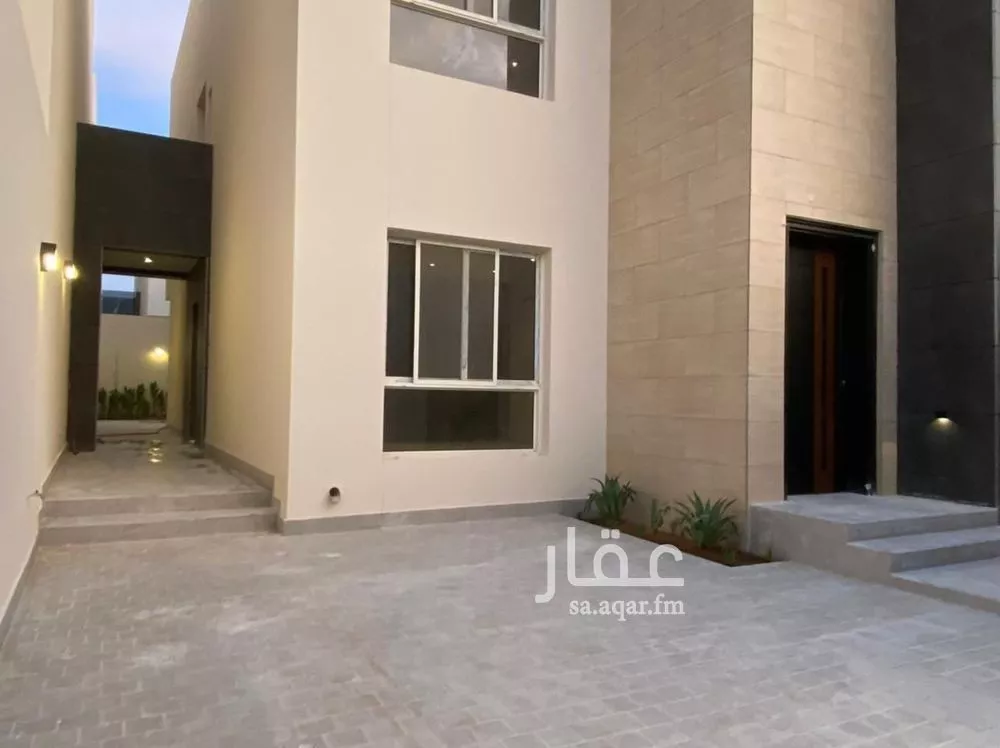 فيلا 5 غرف في العارض 3