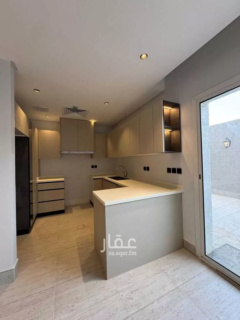 6 bedroom villa in Al Hamra 7