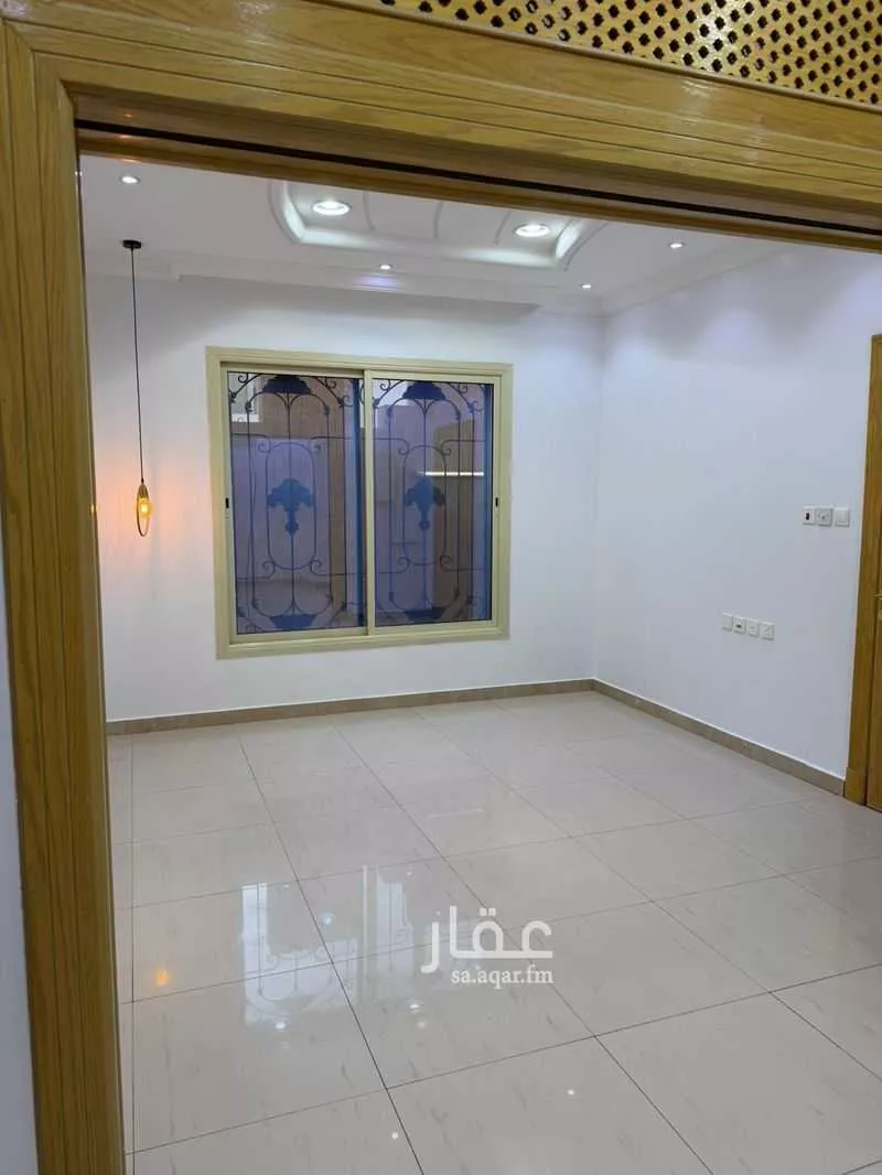 فيلا 8 غرف في الربوة 15
