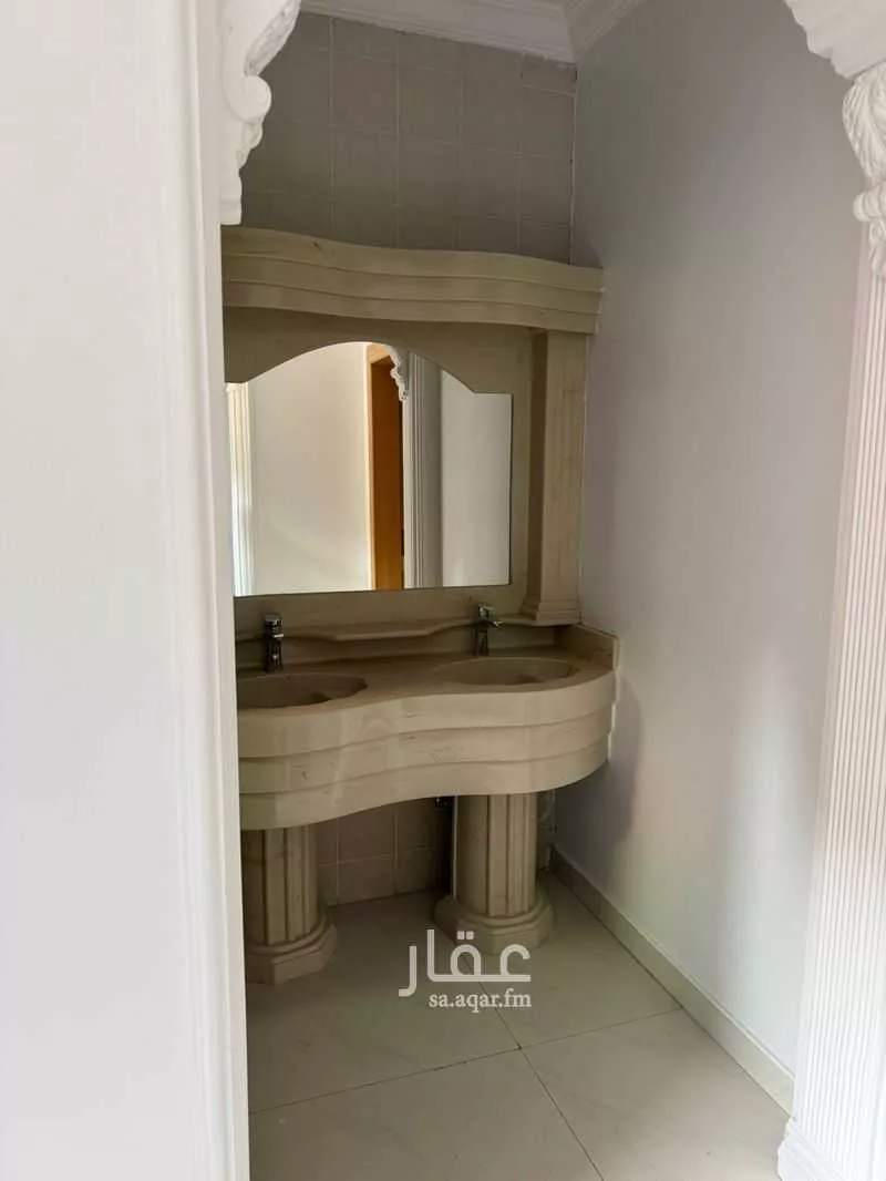 فيلا 8 غرف في الربوة 10