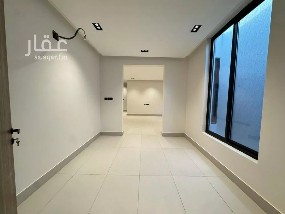 4 bedroom floor in Al Khaleej 11