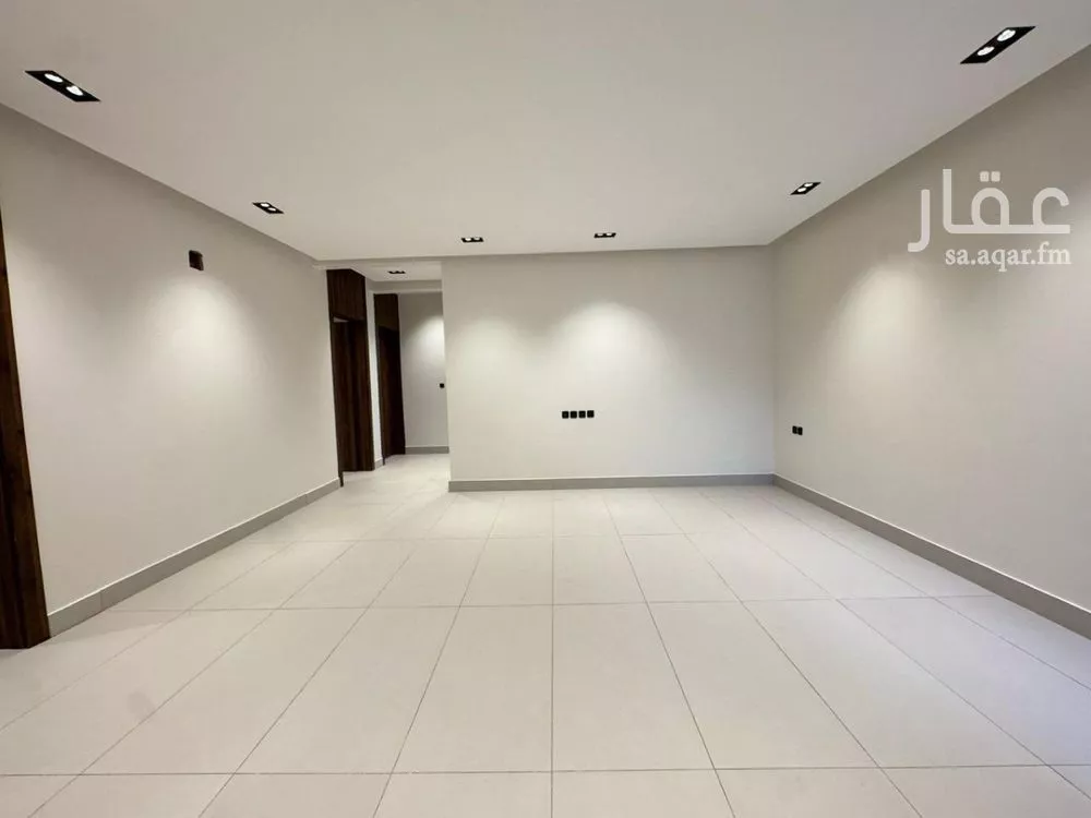 4 bedroom floor in Al Khaleej 13