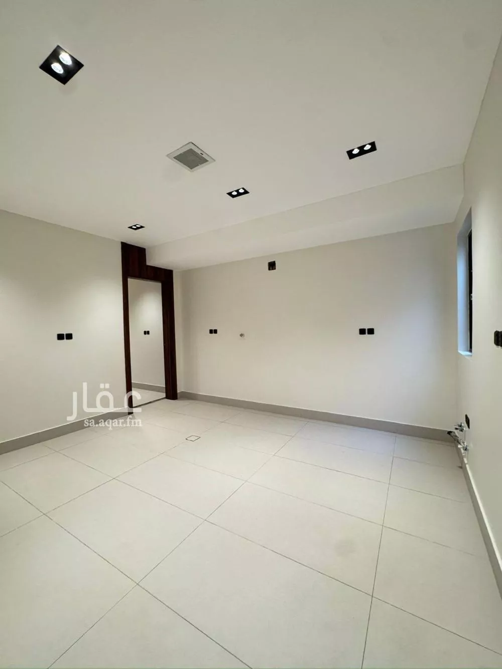 4 bedroom floor in Al Khaleej 10