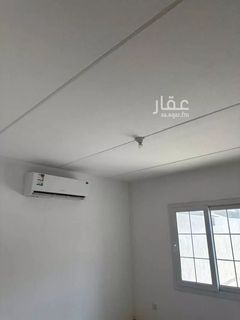 فيلا 4 غرف في العارض 12