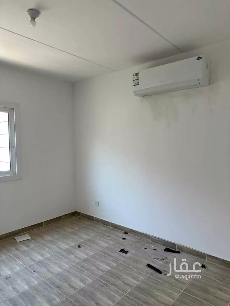 فيلا 4 غرف في العارض 8