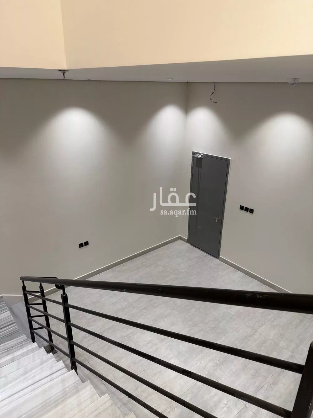 فيلا 5 غرف في العارض 8