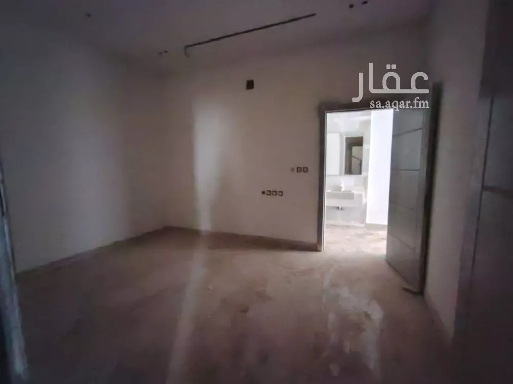 فيلا 5 غرف في طيبة 3