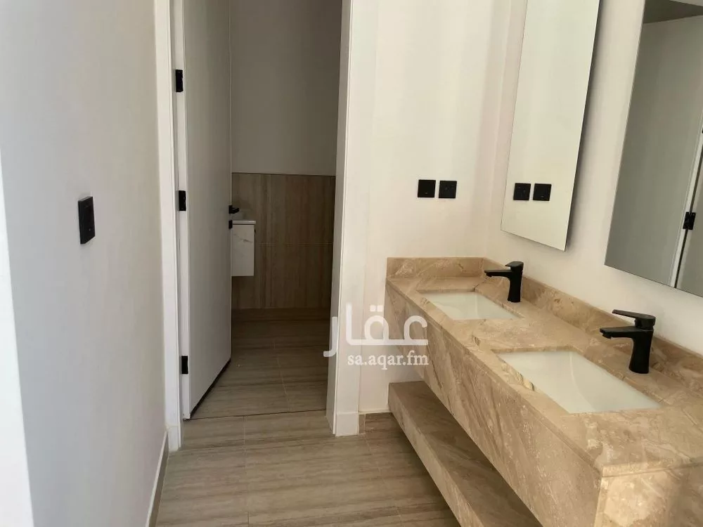 فيلا 4 غرف في الصفا 5