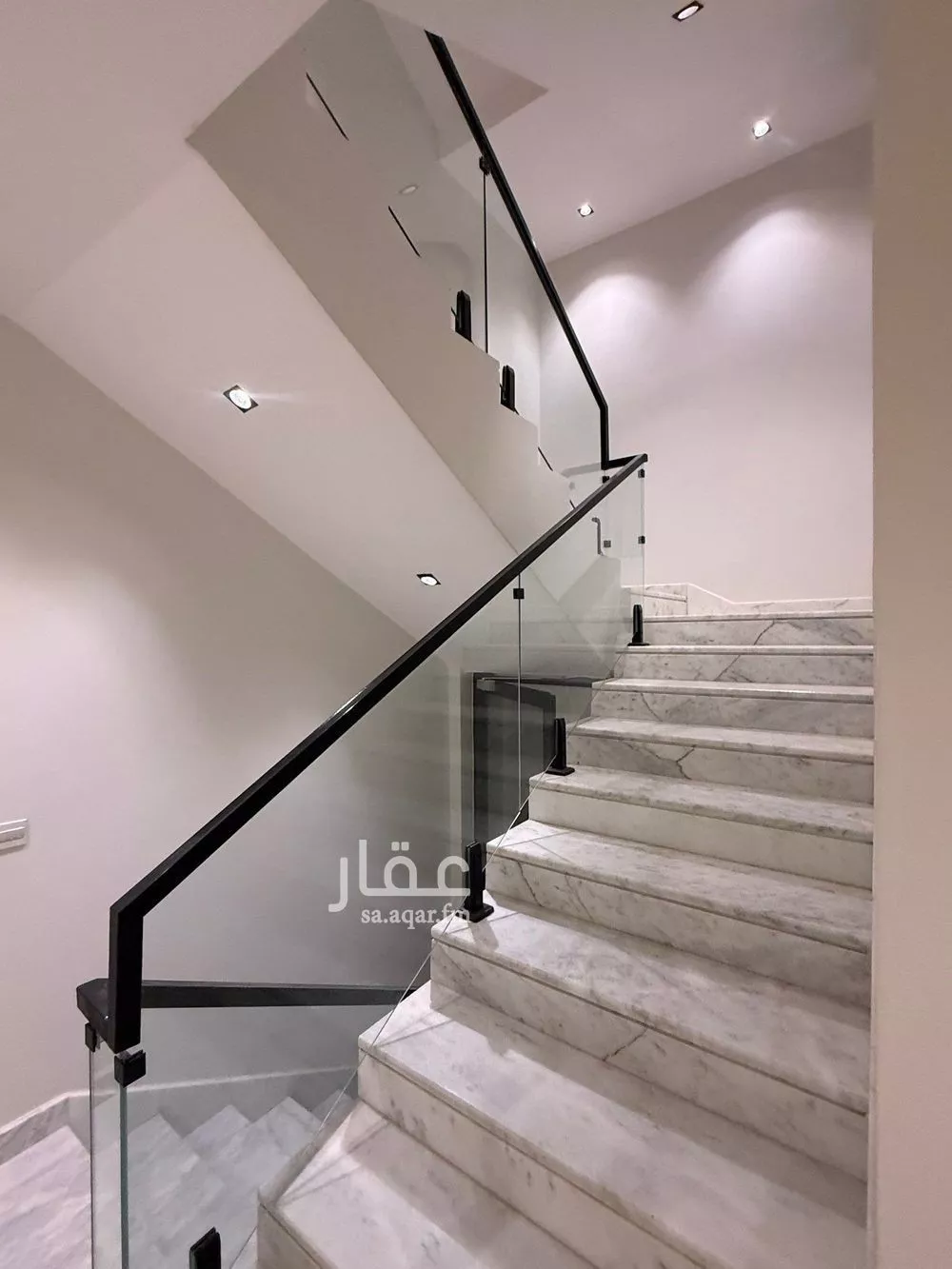 فيلا 4 غرف في النرجس 6