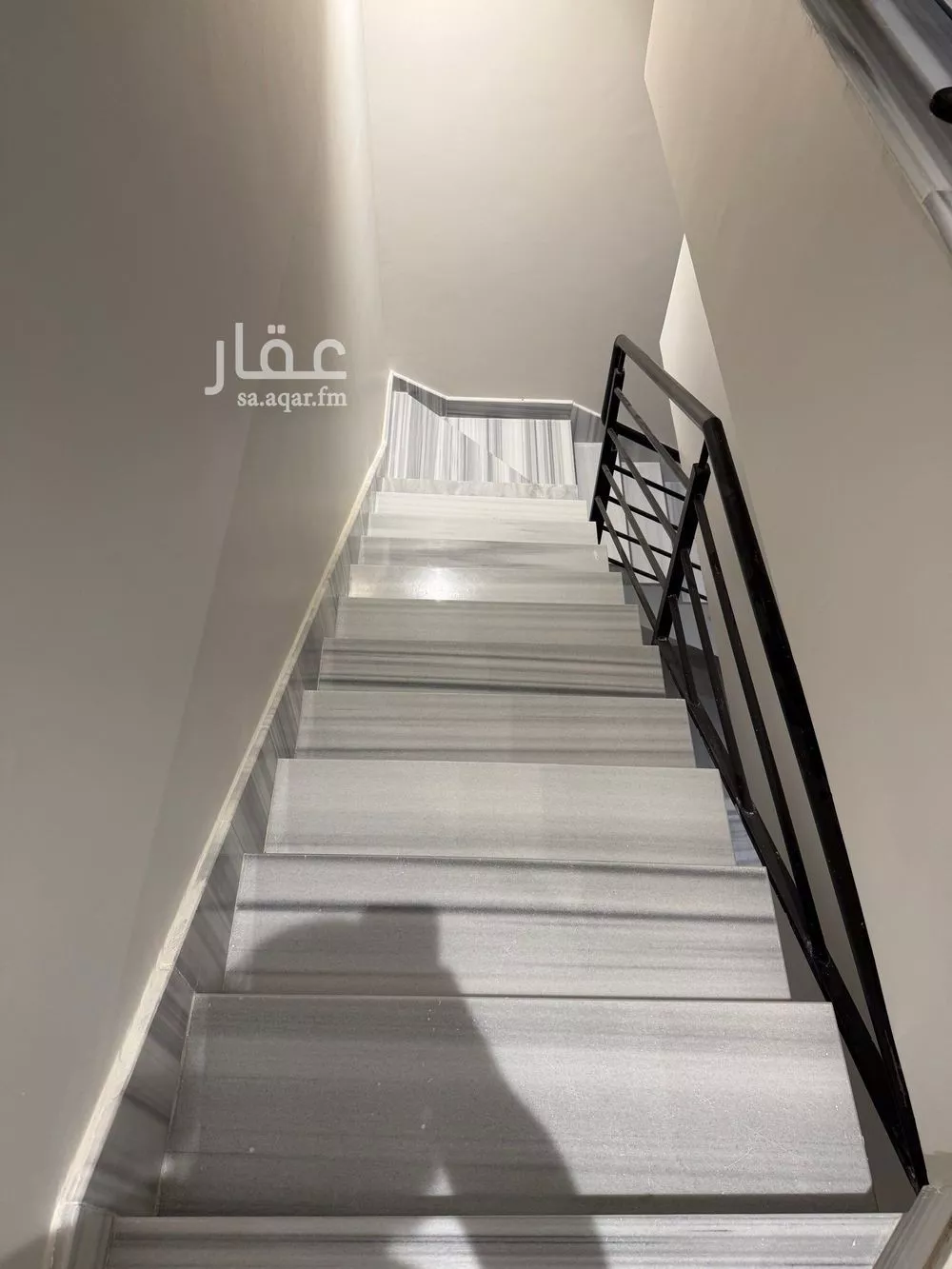 فيلا 5 غرف في العارض 8