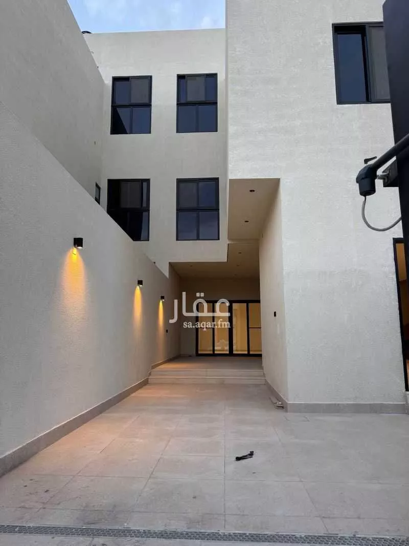 4 bedroom villa in Al Rawdah 7