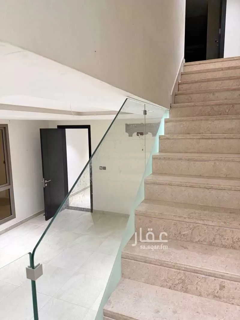 فيلا 7 غرف في عكاظ 28