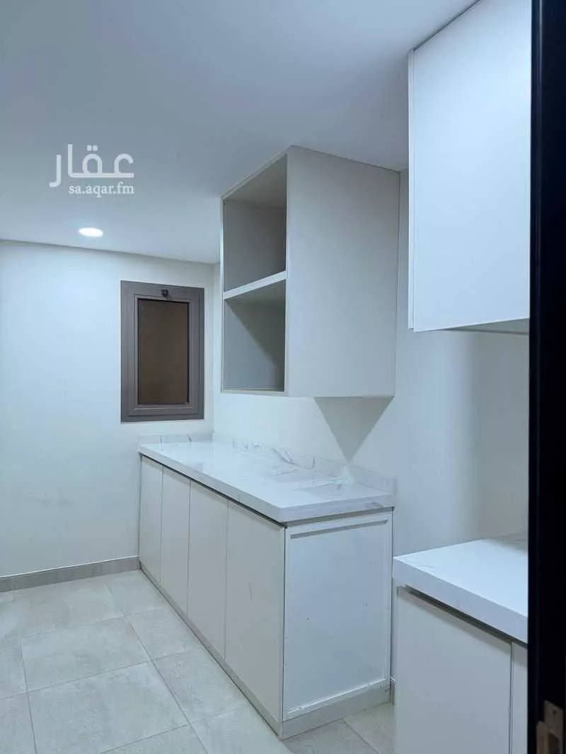 فيلا 7 غرف في عكاظ 4