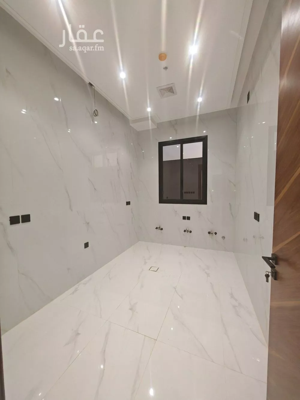4 bedroom apartment in Dhahrat Laban 9