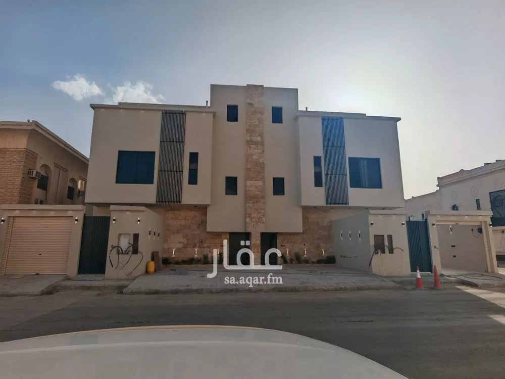 3 bedroom floor in Al Uraija Al Gharbiyah 4