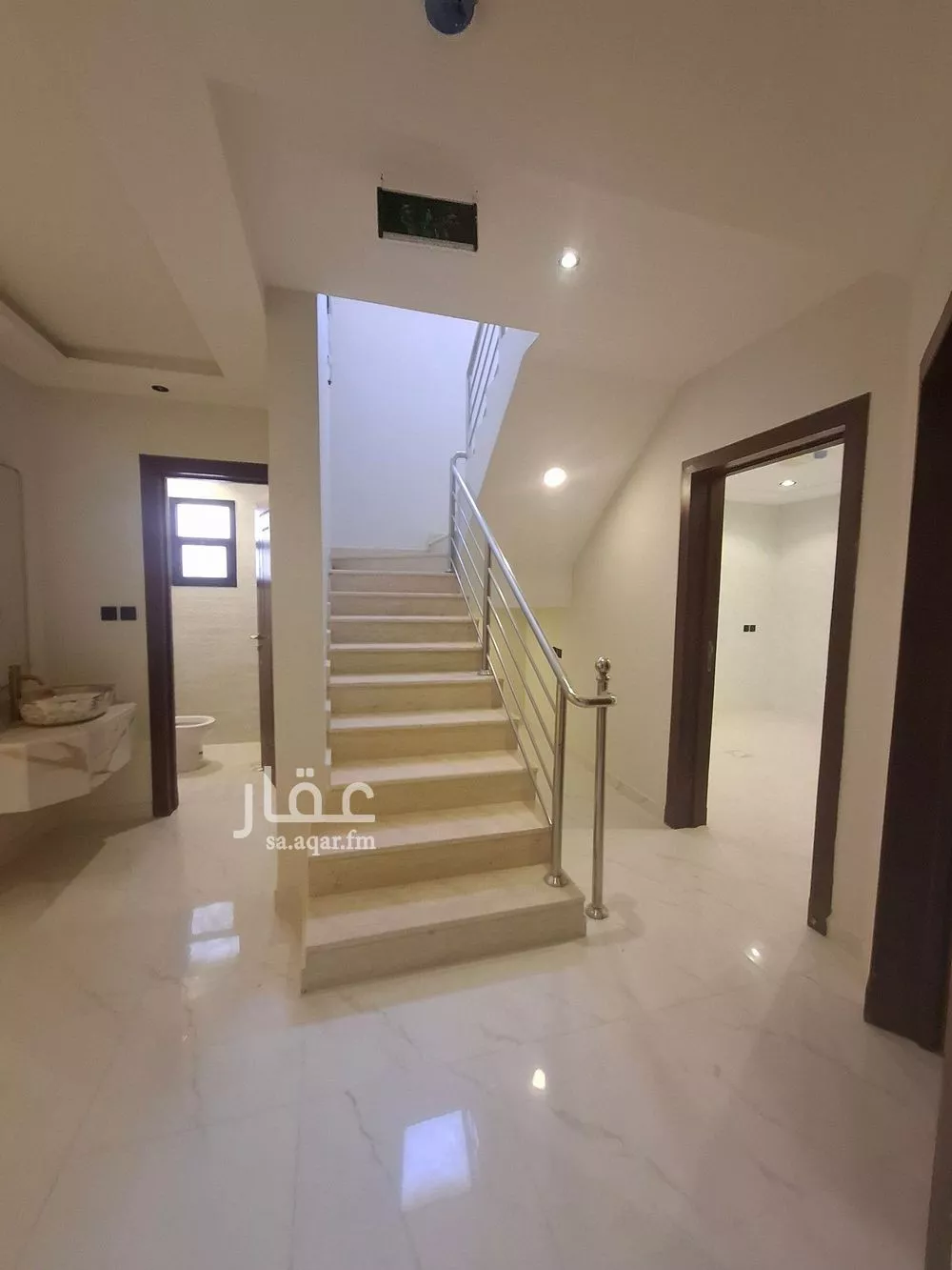 5 bedroom apartment in Al Hazm 11